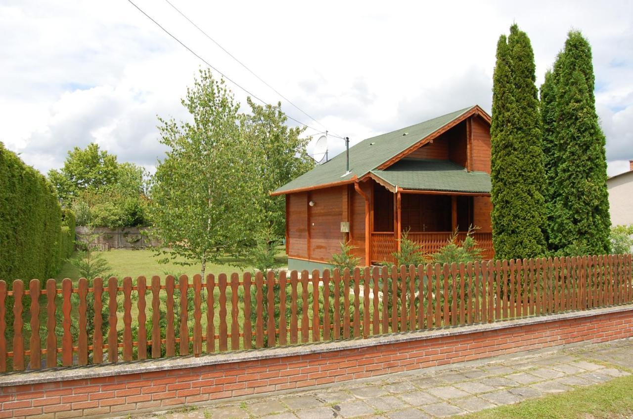 Lake House Farsang Balatonbereny Exterior photo